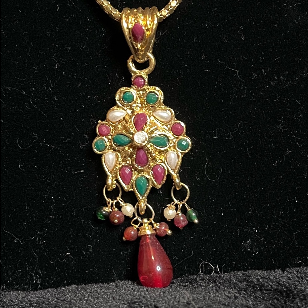 Red and Green Vintage Gold Tone Statement Necklace - Picture 4 of 6